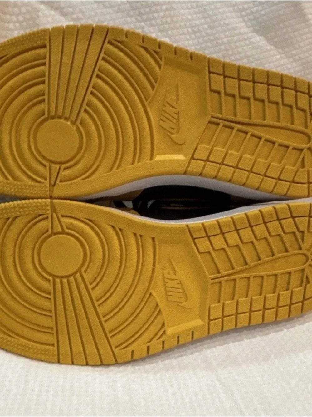 Air Jordan 1 Retro High OG Pollen Black Yellow Men’s 10